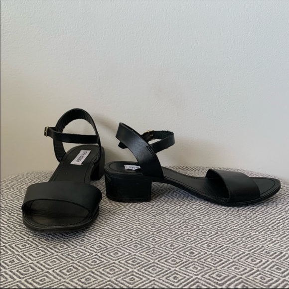 Black sandals - Picture 4 of 6